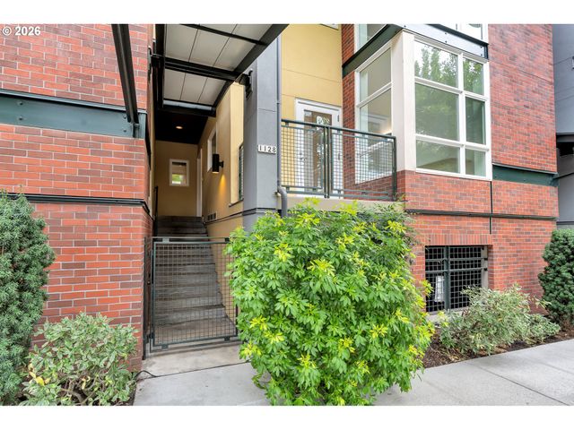 1128 Ne SCHUYLER St 106, Portland, OR 97212