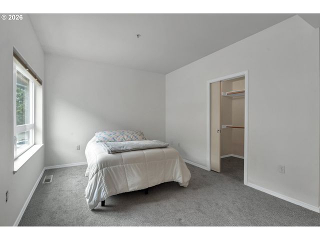 1128 Ne SCHUYLER St 106, Portland, OR 97212
