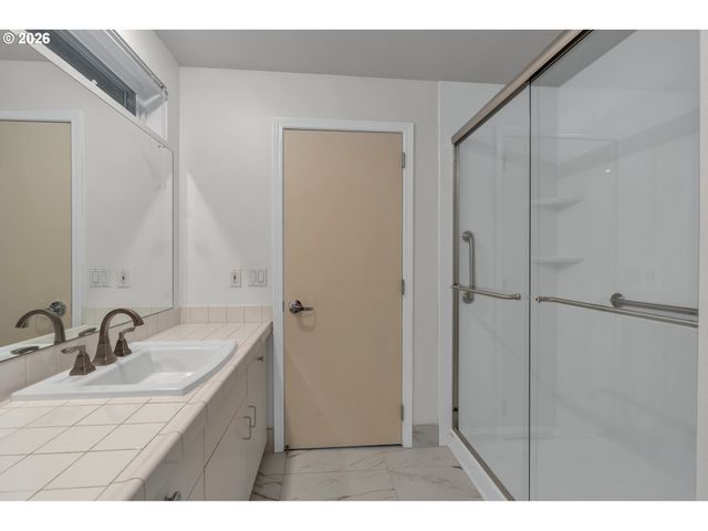 1128 Ne SCHUYLER St 106, Portland, OR 97212