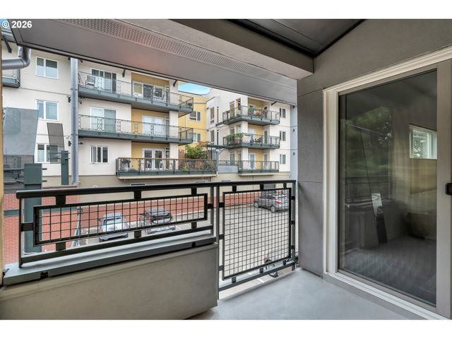 1128 Ne SCHUYLER St 106, Portland, OR 97212