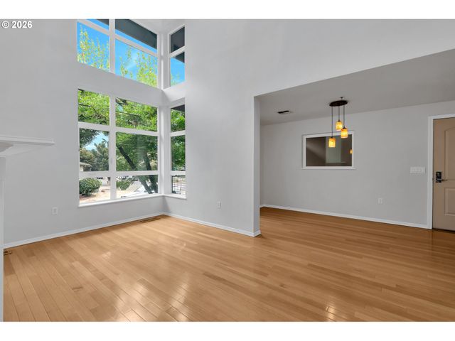 1128 Ne SCHUYLER St 106, Portland, OR 97212
