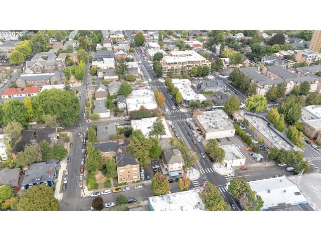 1128 Ne SCHUYLER St 106, Portland, OR 97212