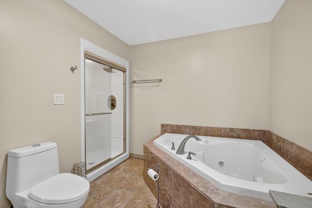 9 E Beech Street, Three Oaks, MI 49128