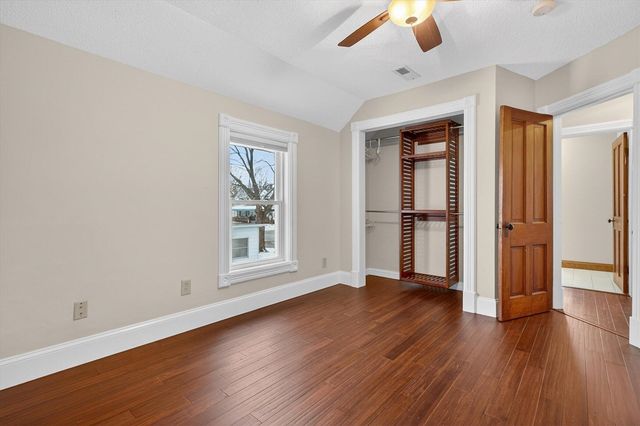 9 E Beech Street, Three Oaks, MI 49128