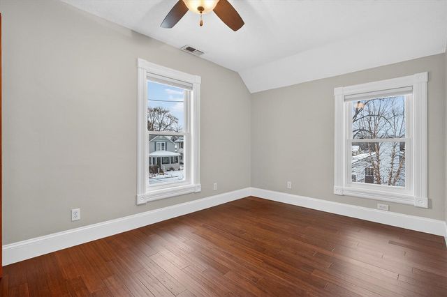 9 E Beech Street, Three Oaks, MI 49128