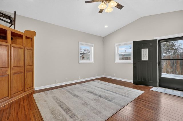 9 E Beech Street, Three Oaks, MI 49128