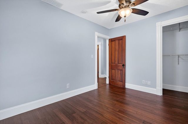 9 E Beech Street, Three Oaks, MI 49128