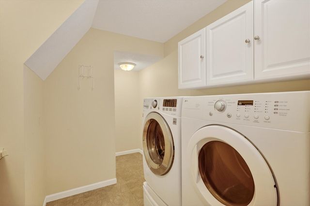 9 E Beech Street, Three Oaks, MI 49128