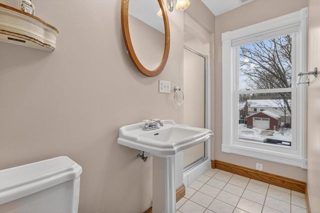 9 E Beech Street, Three Oaks, MI 49128