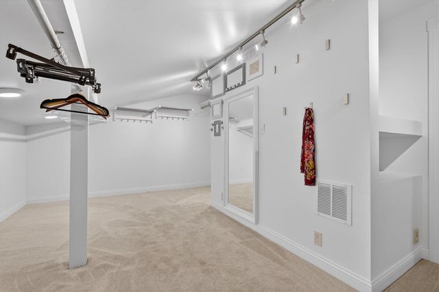 9 E Beech Street, Three Oaks, MI 49128