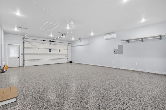 9 E Beech Street, Three Oaks, MI 49128