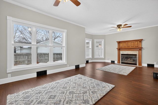 9 E Beech Street, Three Oaks, MI 49128