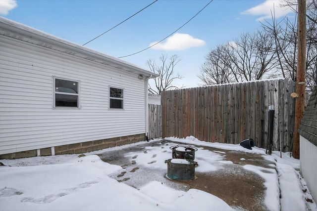 9 E Beech Street, Three Oaks, MI 49128