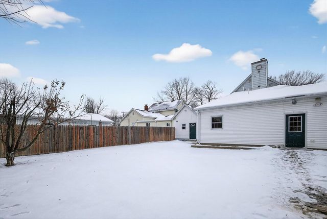 9 E Beech Street, Three Oaks, MI 49128