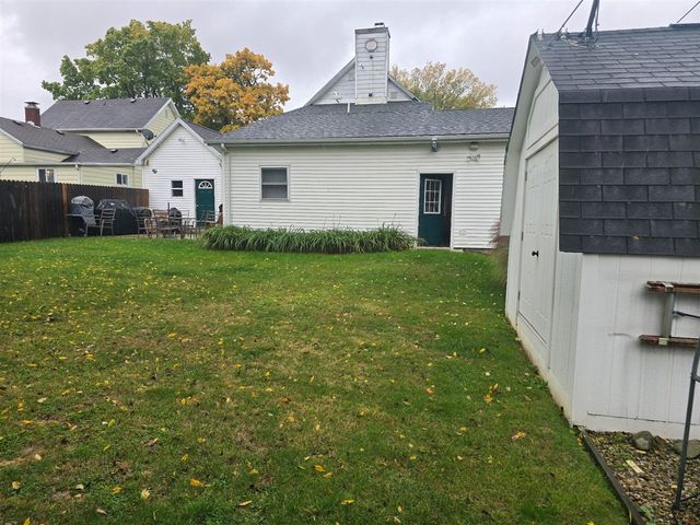 9 E Beech Street, Three Oaks, MI 49128