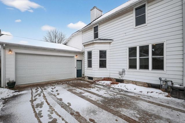 9 E Beech Street, Three Oaks, MI 49128