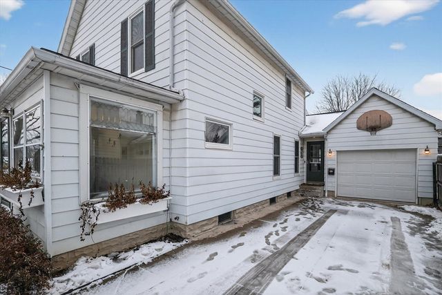 9 E Beech Street, Three Oaks, MI 49128