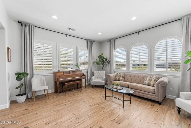 3035 W Avenue M5, Lancaster, CA 93536