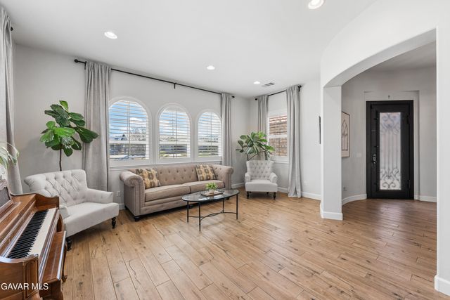 3035 W Avenue M5, Lancaster, CA 93536