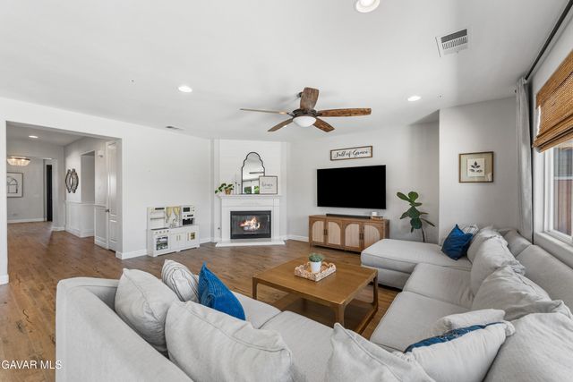 3035 W Avenue M5, Lancaster, CA 93536