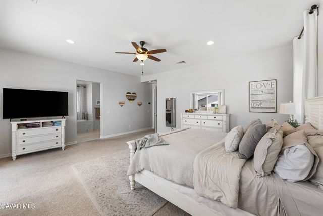 3035 W Avenue M5, Lancaster, CA 93536