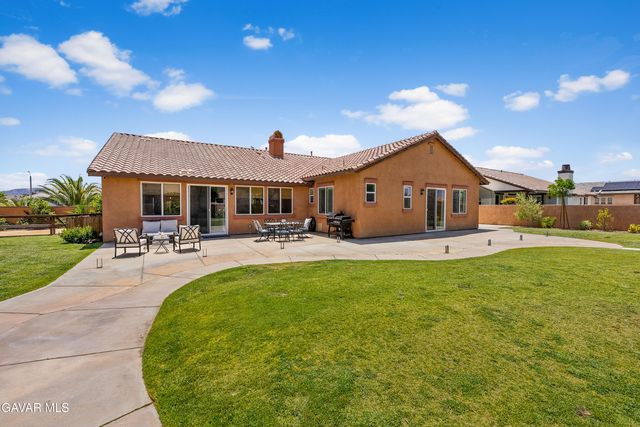 3035 W Avenue M5, Lancaster, CA 93536