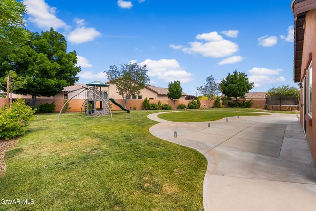 3035 W Avenue M5, Lancaster, CA 93536