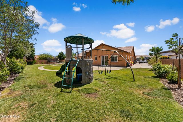 3035 W Avenue M5, Lancaster, CA 93536