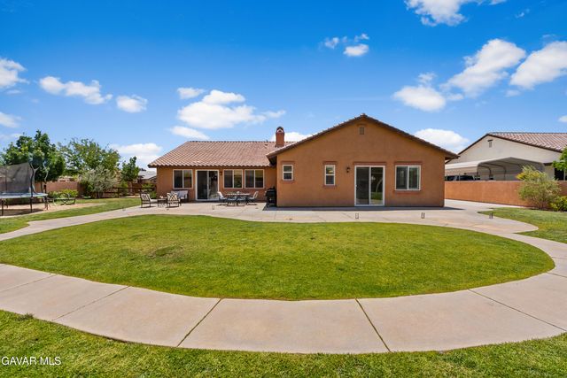 3035 W Avenue M5, Lancaster, CA 93536