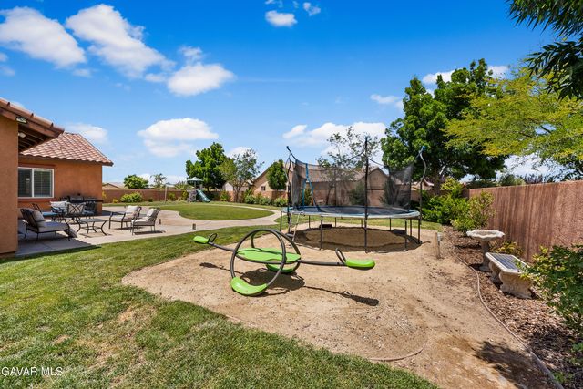 3035 W Avenue M5, Lancaster, CA 93536