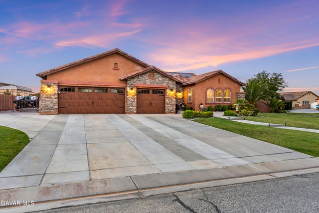 3035 W Avenue M5, Lancaster, CA 93536
