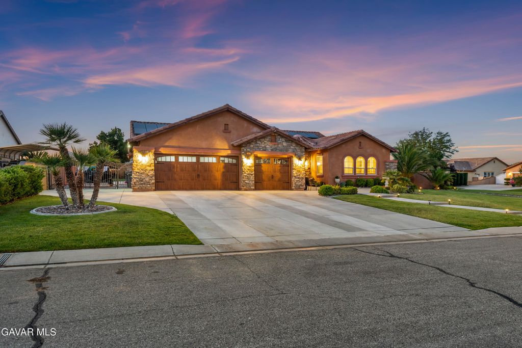 3035 W Avenue M5, Lancaster, CA 93536