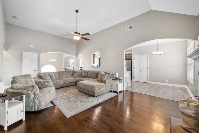 316 Piedmont Pl, Clarksville, TN 37043