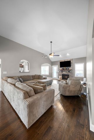316 Piedmont Pl, Clarksville, TN 37043