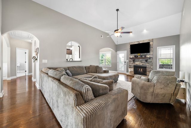 316 Piedmont Pl, Clarksville, TN 37043
