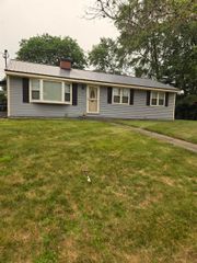 4 Forest Hills Drive, Nashua, NH 03060