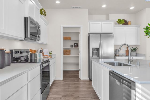 6110 Road 115, Pasco, WA 99301