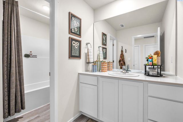 6110 Road 115, Pasco, WA 99301