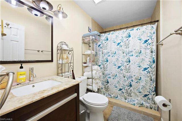 1526 NE 4th TER, Cape Coral, FL 33909