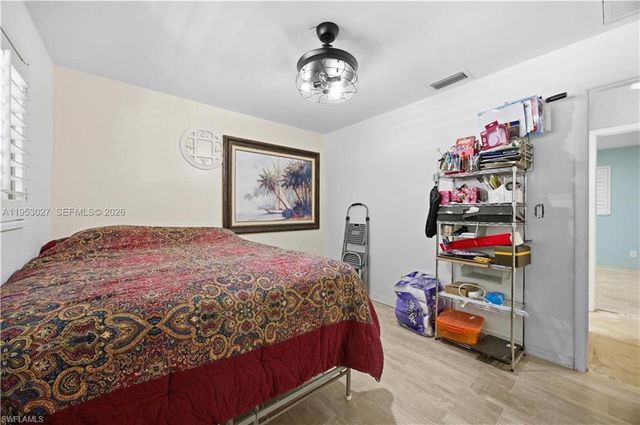 1526 NE 4th TER, Cape Coral, FL 33909
