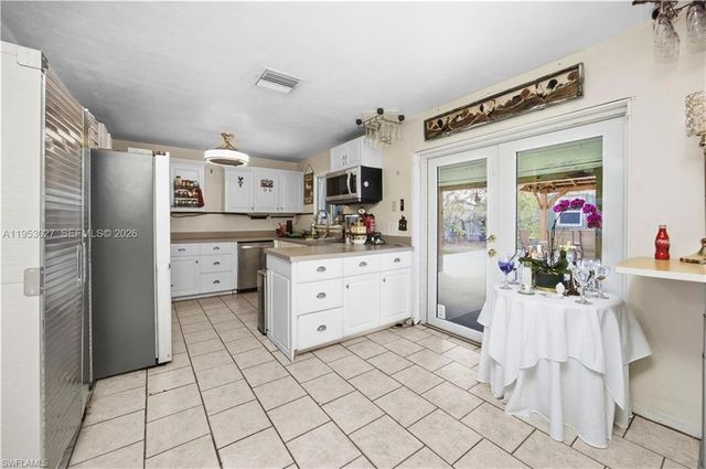 1526 NE 4th TER, Cape Coral, FL 33909