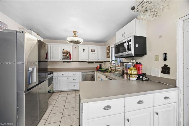 1526 NE 4th TER, Cape Coral, FL 33909