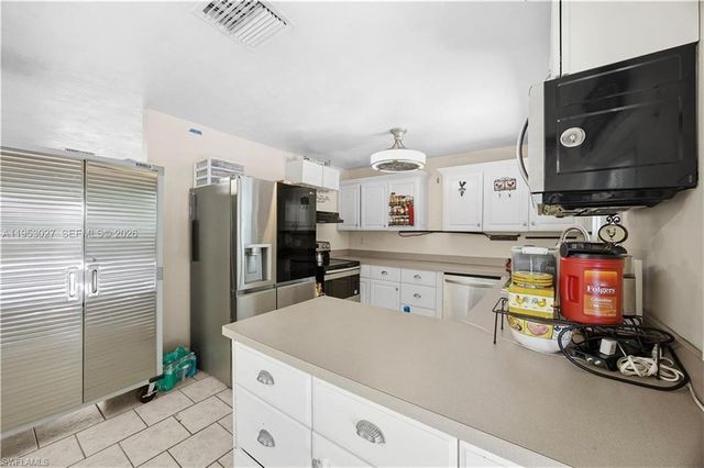 1526 NE 4th TER, Cape Coral, FL 33909