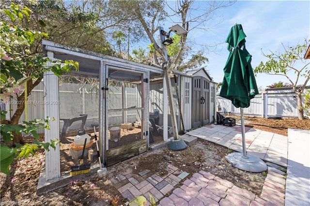 1526 NE 4th TER, Cape Coral, FL 33909