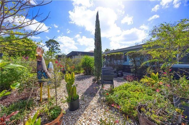 1526 NE 4th TER, Cape Coral, FL 33909