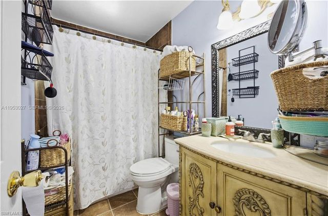 1526 NE 4th TER, Cape Coral, FL 33909
