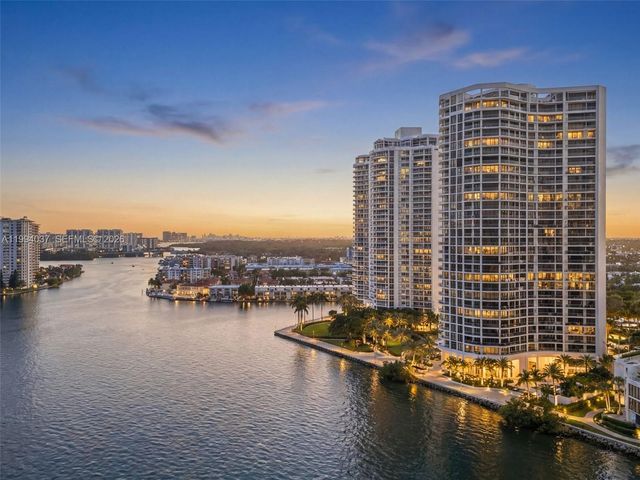 2800 Island Blvd PH02, Aventura, FL 33160