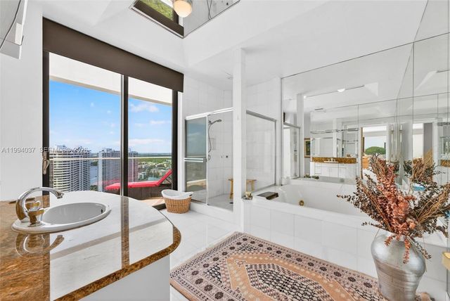 2800 Island Blvd PH02, Aventura, FL 33160