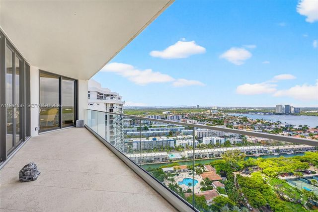 2800 Island Blvd PH02, Aventura, FL 33160