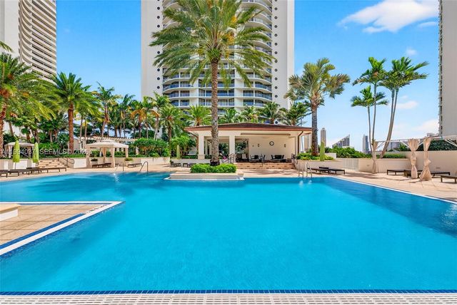 2800 Island Blvd PH02, Aventura, FL 33160